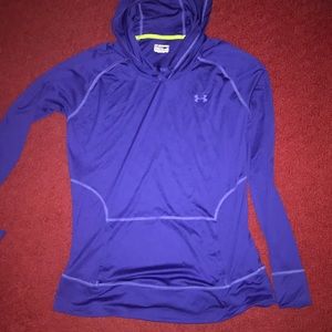Under Armor Semi Fitted Hear Gear Sweatshirt